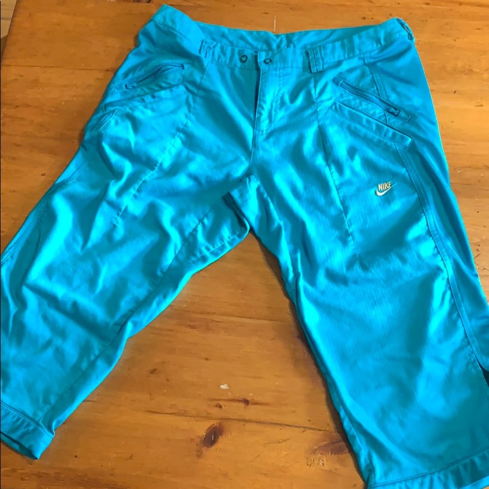 Nike Capri